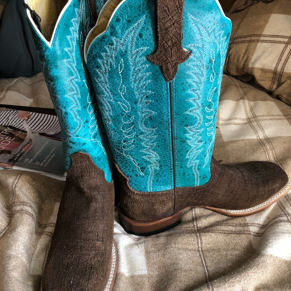 Cinch boots.. brand new